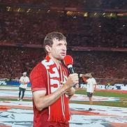 Sărbătoare la al 34-lea titlu câștigat de Bayern, cu Thomas Muller eroul serii de pe Allianz Arena