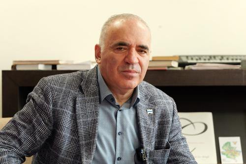 Garry Kasparov la Grand Hotel Bucharest, foto: Andrei Furnigă / Gazeta Sporturilor
