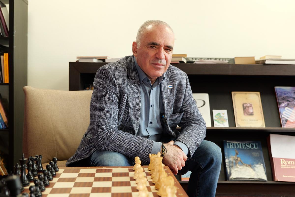 Garry Kasparov, interviu-eveniment: „Europa a ratat șansa unui cvasistat cu milioane de ruși, care ar fi întors războiul!” + „Ce se întâmplă la București salvează istoria șahului clasic”