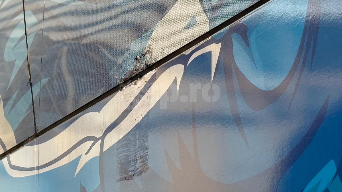 Autocarele s-au atins înainte de Universitatea Craiova - CFR Cluj