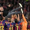 Reacția lui Hansi Flick, după ce Barcelona a devenit campioană // foto: Getty Images