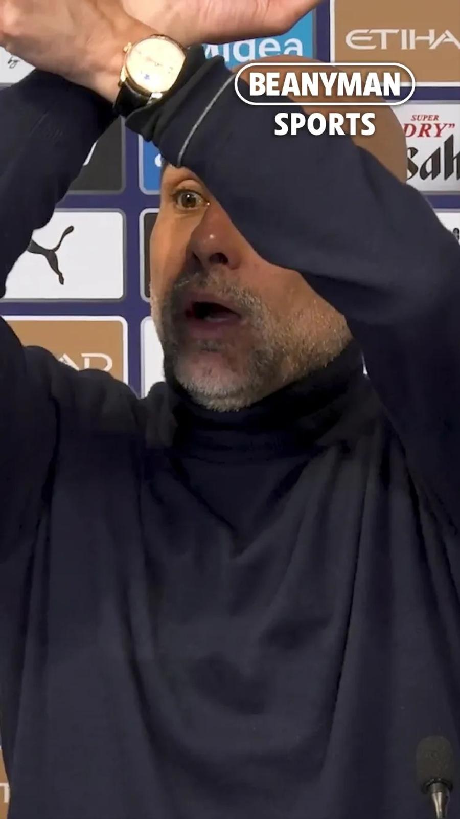 Guardiola și-a încrucișat mâinile, pentru a imita ciocanele încrucișate de pe emblema lui West Ham / Foto: captură Guardiola a fugit din conferința de presă: „Sunt ciocănar cu jumătate de normă. Hai, fierarii!”