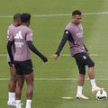 Kylian Mbappe s-a antrenat ușor, săptămâna aceasta, și părea că va putea juca pe Camp Nou / Foto: Imago