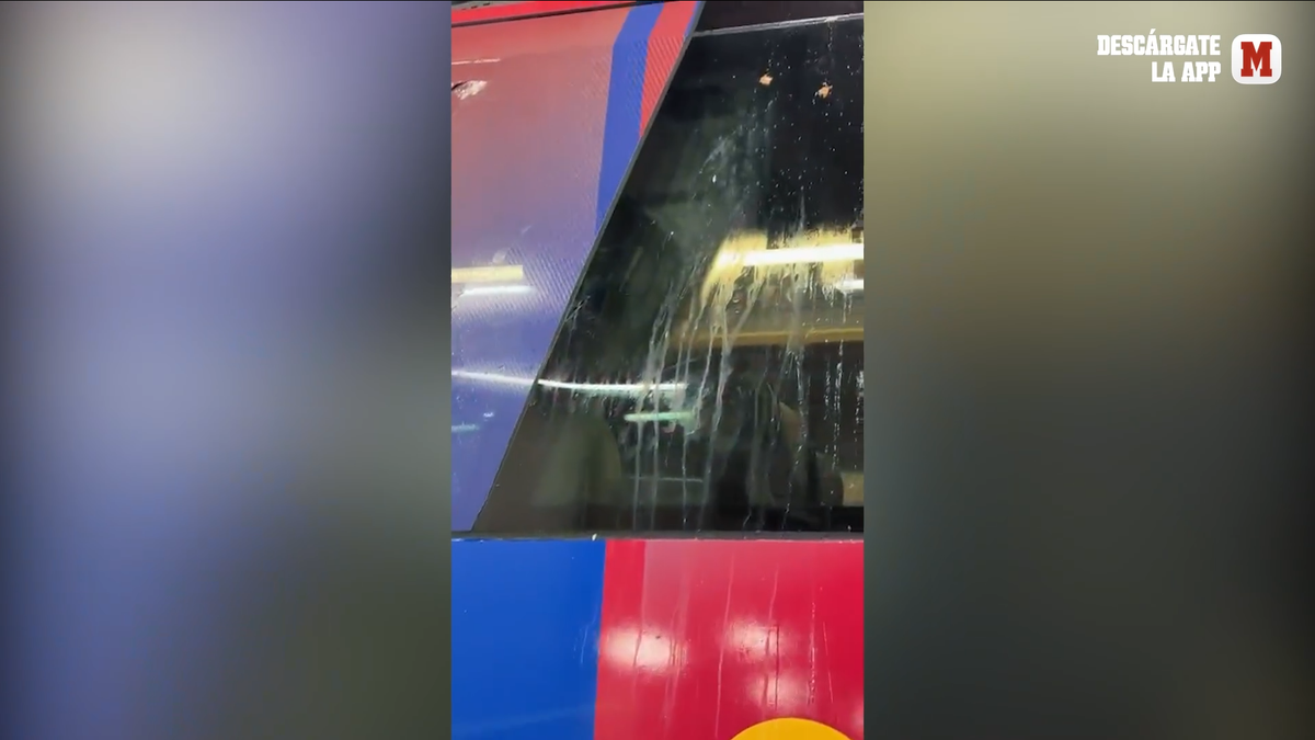 Scene incredibile: fanii Barcelonei au aruncat cu obiecte în autocarul... propriei echipe!