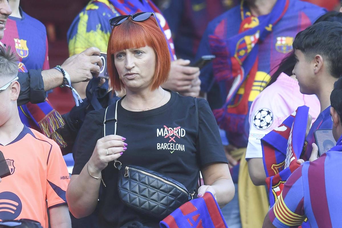 Românca Roxana Mînzatu, invitată specială pe „Camp Nou” la Barcelona – Real Madrid