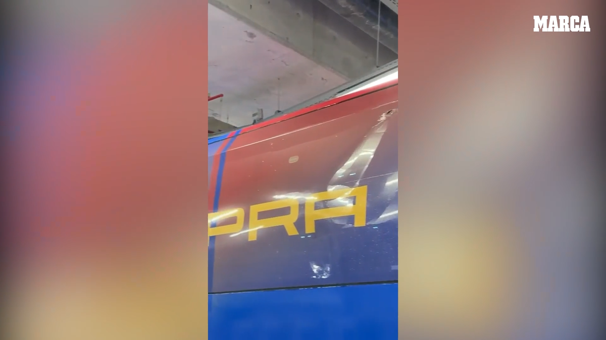 Fanii Barcelonei au aruncat cu obiecte în autocarul propriei echipe