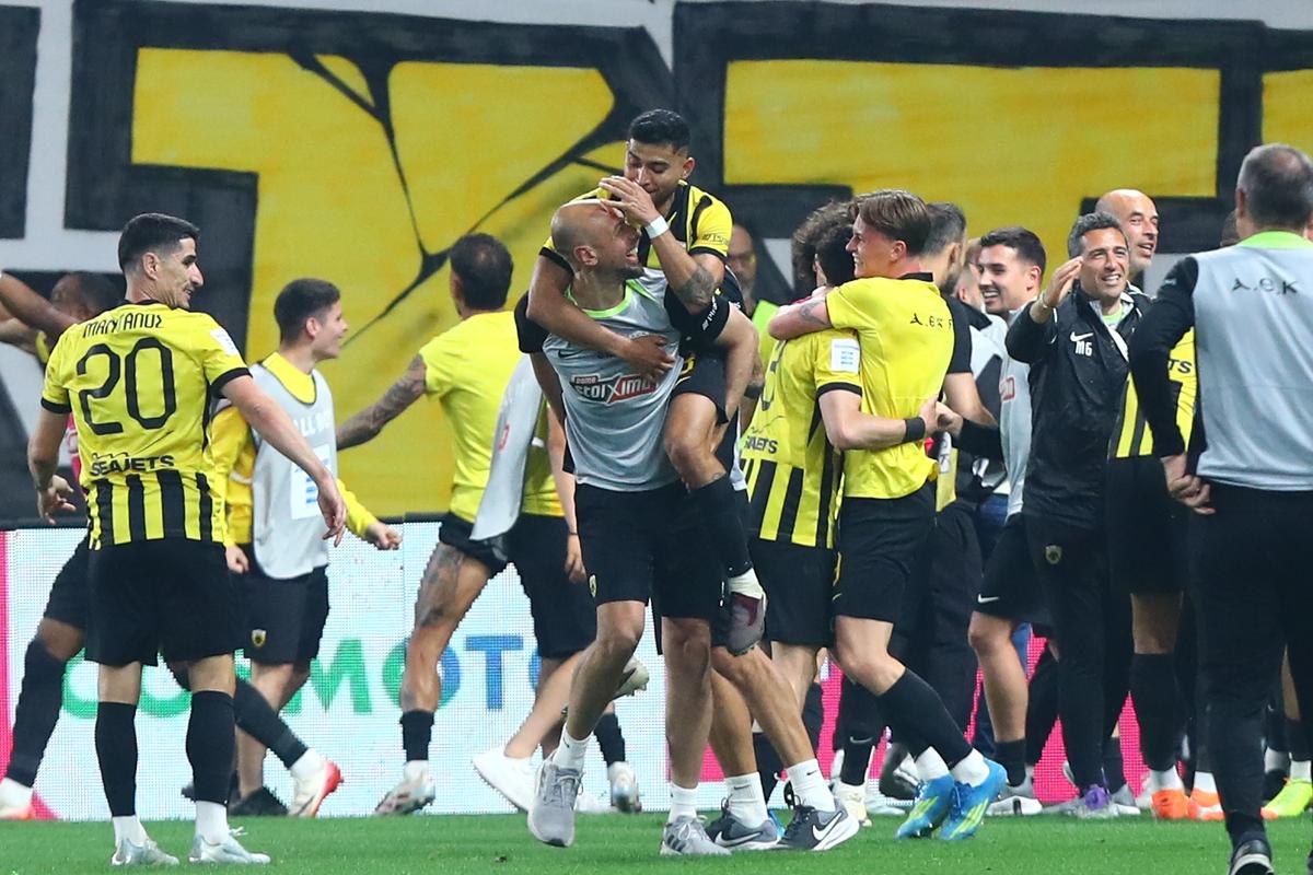 Răzvan Marin, CAMPION în Grecia cu AEK! + Răzvan Lucescu, favorit la locul 2