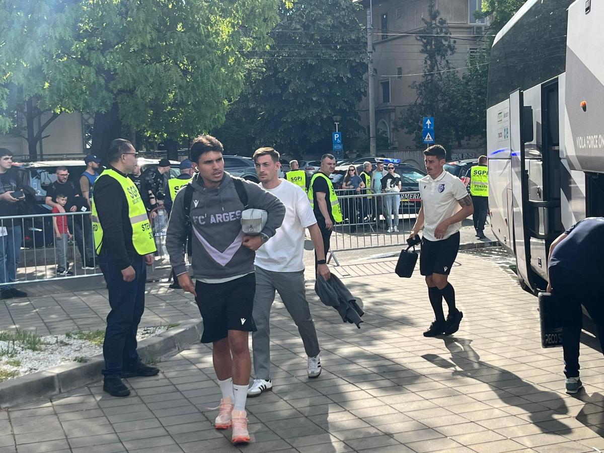 Dinamo - FC Argeș, imagini înaintea partidei de pe „Arcul de Triumf”