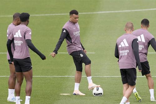 Kylian Mbappe, OUT din lotul lui Real Madrid la derby-ul cu Barcelona // FOTO: Imago Images