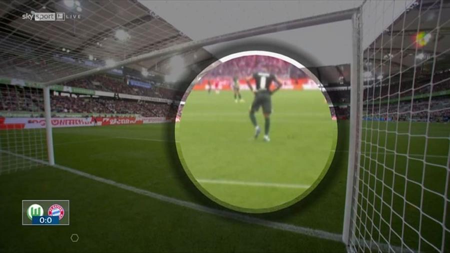Jeanuel Belocian deteriorează punctul de la 11 metri / Foto: captură A deteriorat punctul de la 11 metri înainte de penalty! » Harry Kane, în situația lui Nicolae Stanciu