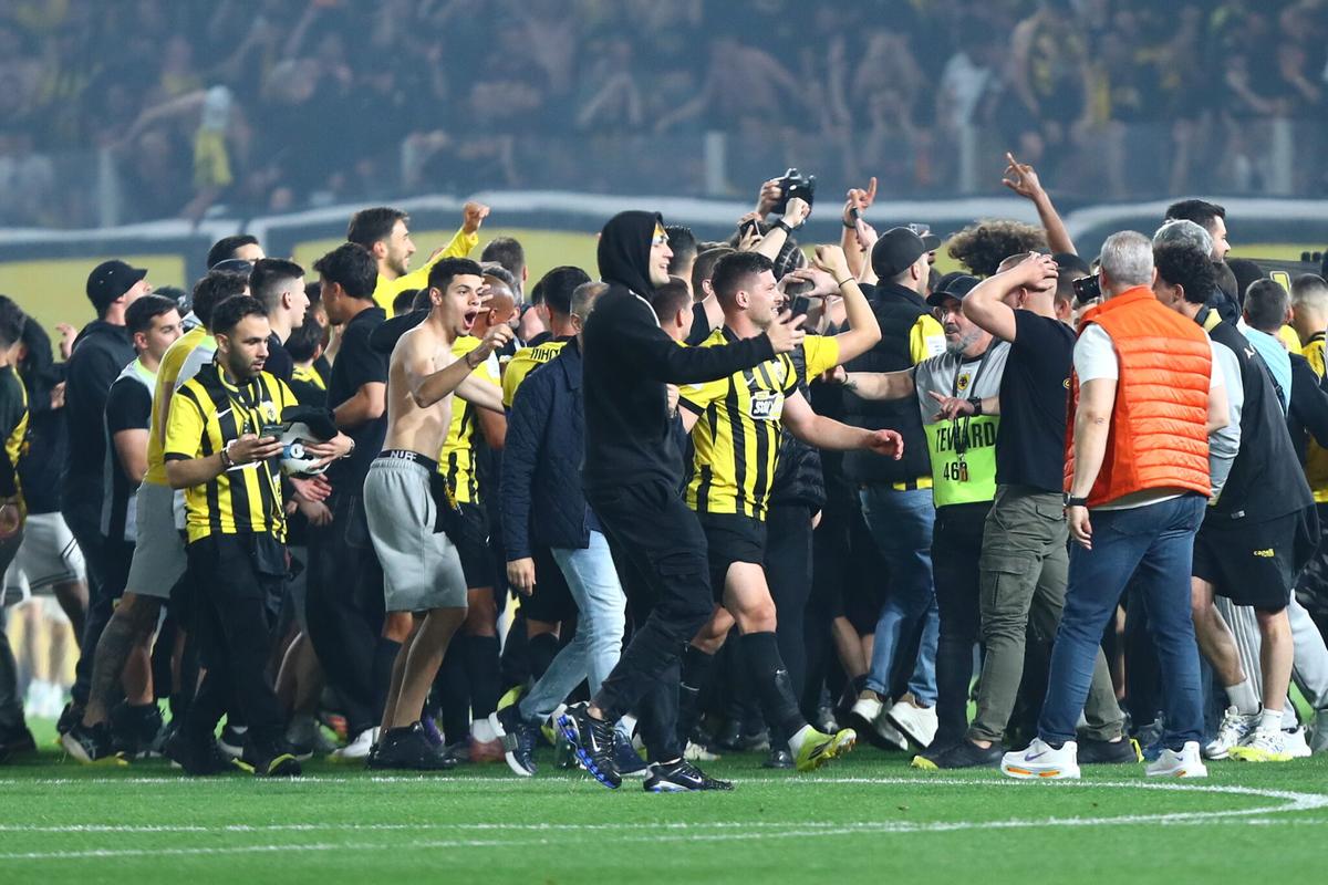 Răzvan Marin, CAMPION în Grecia cu AEK! + Răzvan Lucescu, favorit la locul 2