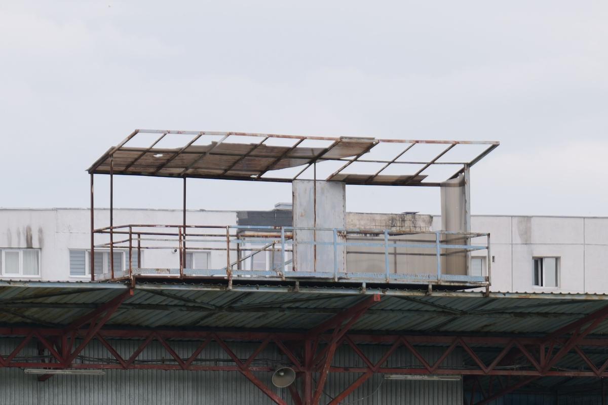 Stadionul-fantomă din România, înghițit de buruieni și rugină » Echipa națională a jucat aici de două ori