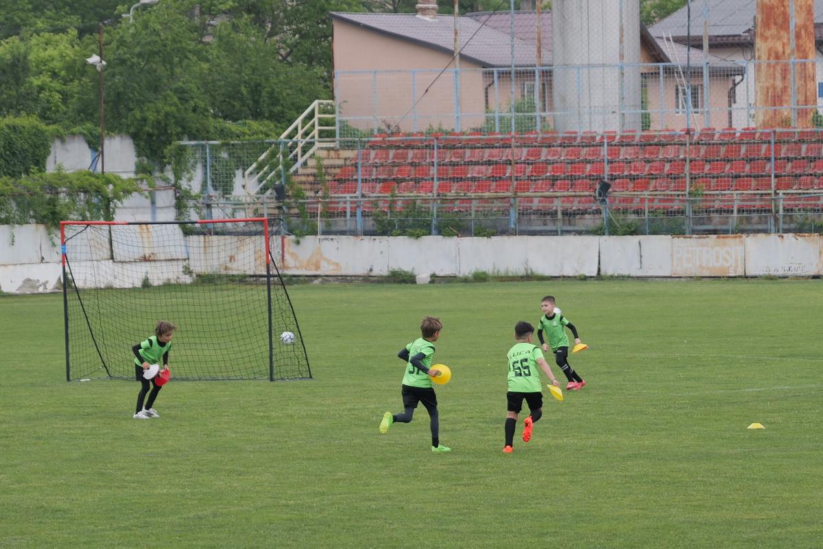 Stadionul-fantomă din România, înghițit de buruieni și rugină » Echipa națională a jucat aici de două ori