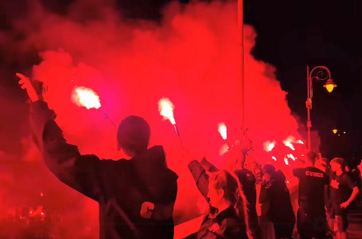 Sărbătoare alb-violet » Au „aprins” malurile Begăi după revenirea lui Poli Timișoara în Liga 2