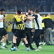 Răzvan Marin și AEK Atena au câștigat titlul în Grecia // FOTO: sportal.gr