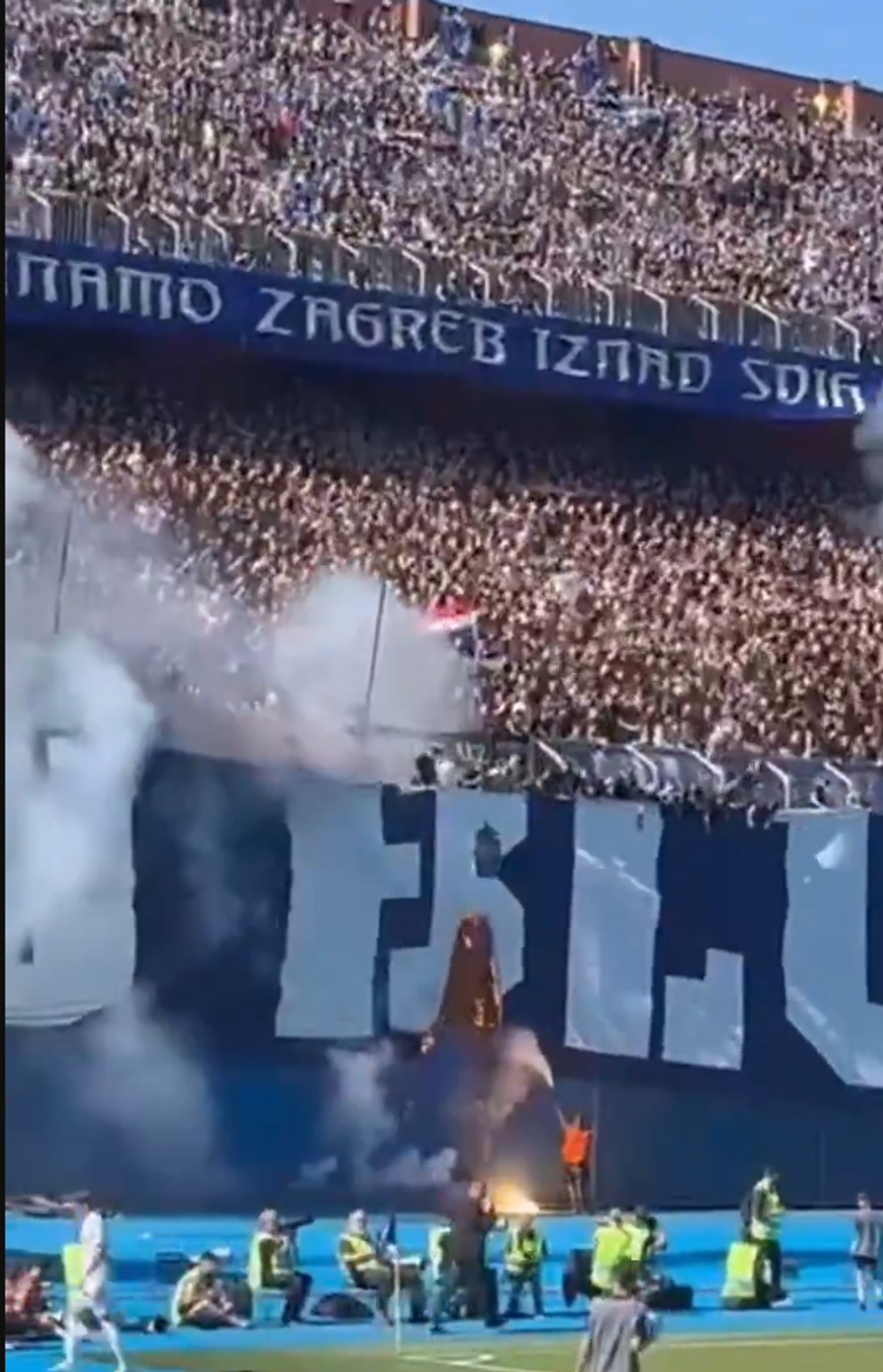 Fanii lui Hajduk au incendiat bannerul galeriei Dinamo Zagreb
