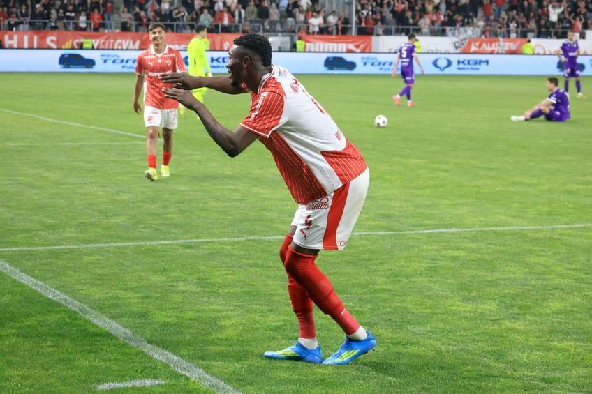 Kennedy Boateng, în Dinamo - FC Argeș // FOTO: Ionuț Iordache (GSP.ro)