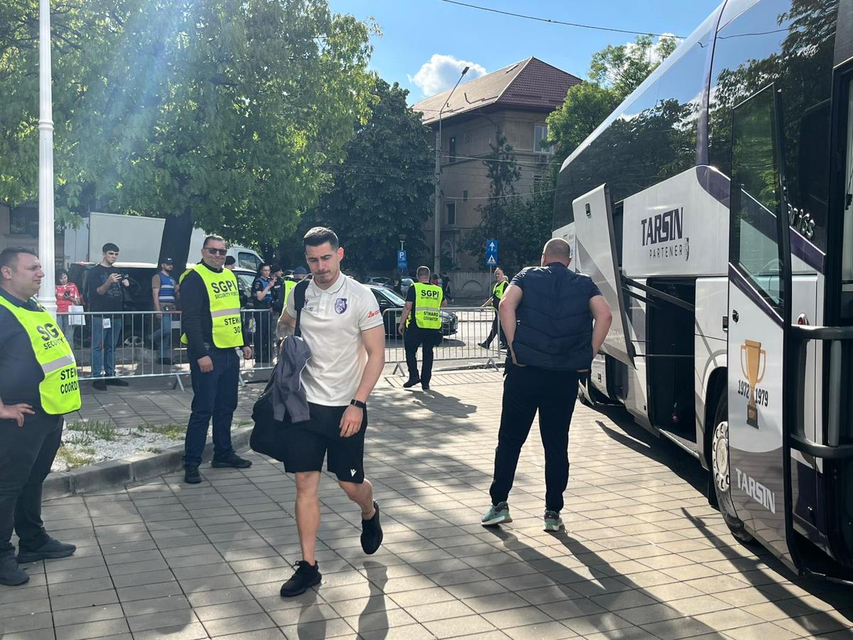 Dinamo - FC Argeș, imagini înaintea partidei de pe „Arcul de Triumf”