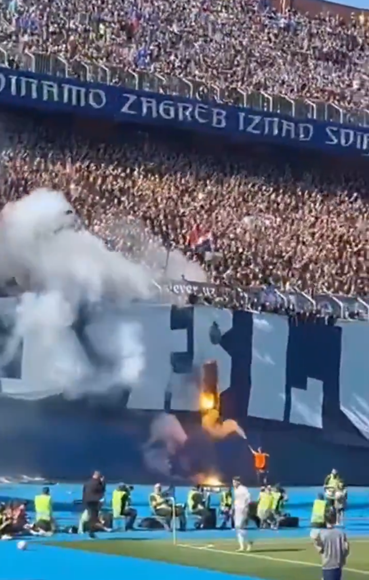 Fanii lui Hajduk au incendiat bannerul galeriei Dinamo Zagreb