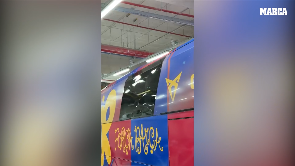 Scene incredibile: fanii Barcelonei au aruncat cu obiecte în autocarul... propriei echipe!