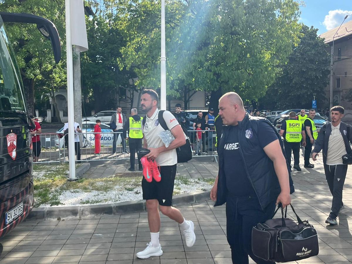 Dinamo - FC Argeș, imagini înaintea partidei de pe „Arcul de Triumf”