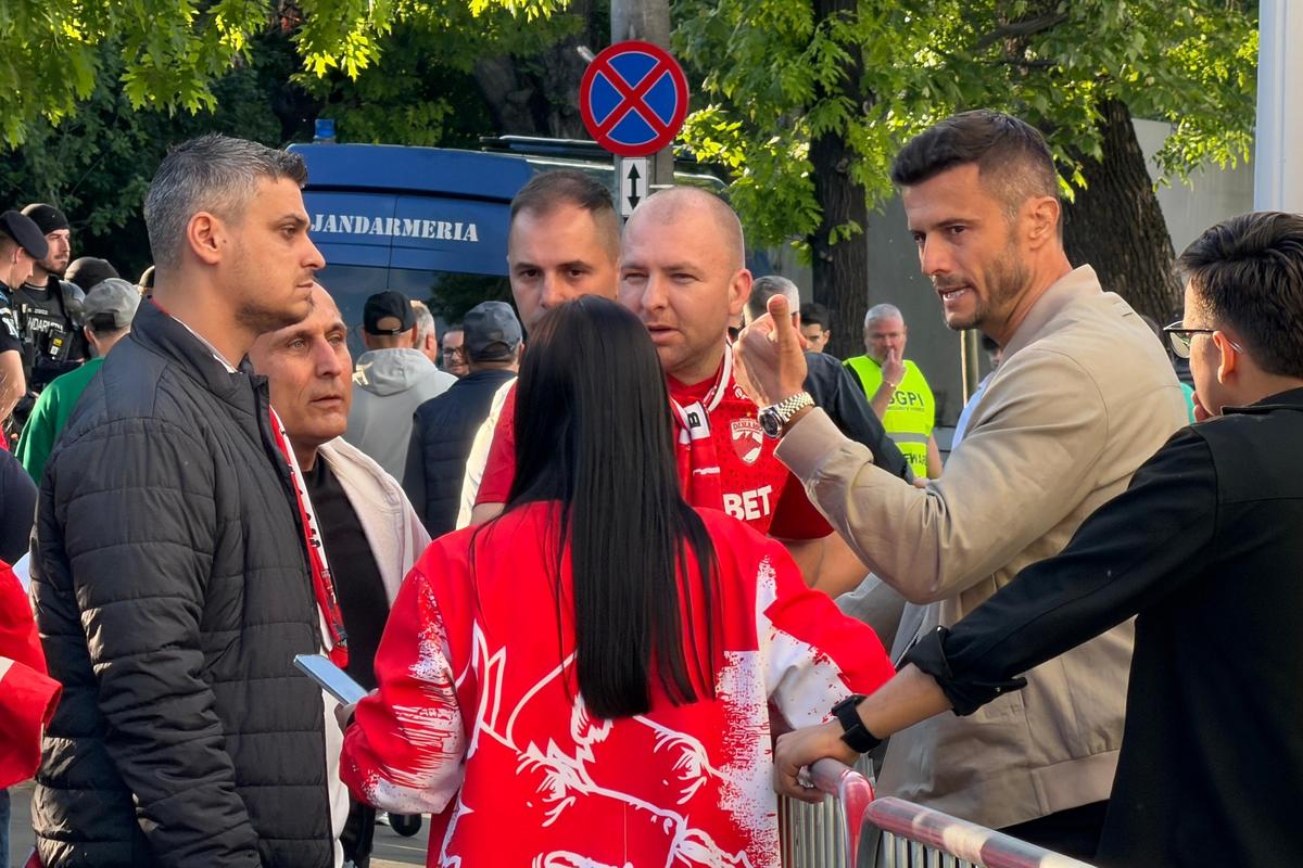 Protestul fanilor lui Dinamo la meciul cu FC Argeș