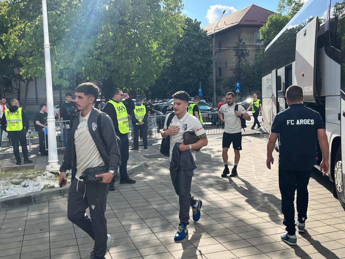 Dinamo - FC Argeș, imagini înaintea partidei de pe „Arcul de Triumf”