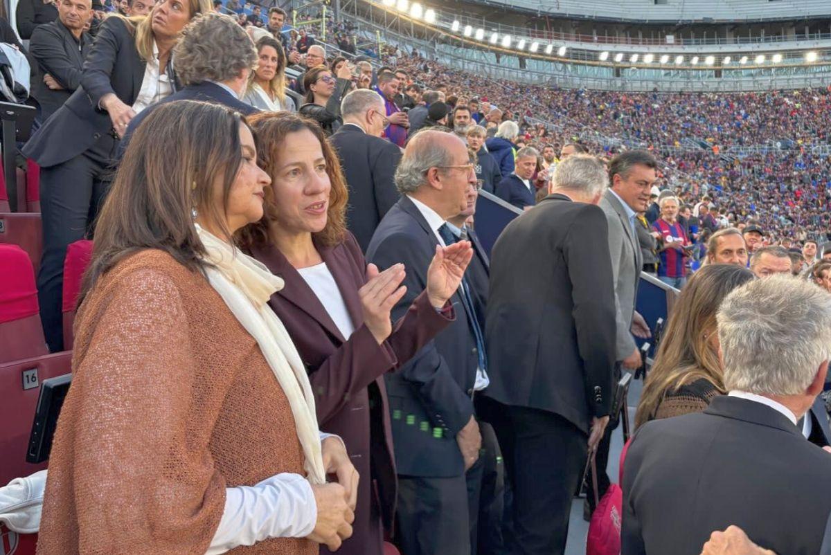 O româncă, invitată de onoare în loja VIP a lui Laporta la Barcelona - Real » A stat lângă șeful catalanilor