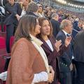 Românca Roxana Mînzatu (a doua de la stânga la dreapta), surprinsă lângă Juan Laporta (al patrulea de la stânga la dreapta, cu spatele), la Barcelona - Real Madrid // FOTO: Instagram