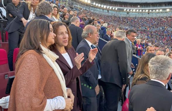 O româncă, invitată de onoare în loja VIP a lui Laporta la Barcelona - Real » A stat lângă șeful catalanilor