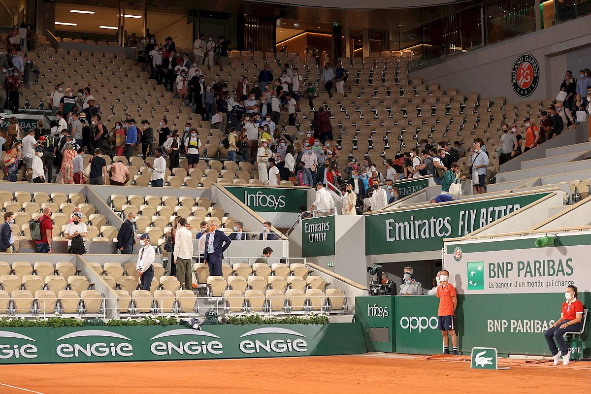 „Sunt șocat!” » Reacție dură după ce fanii de la Roland Garros au fost obligați să plece de la meciul Djokovic - Berrettini