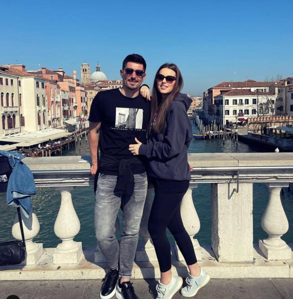 FOTO Dragoste la distanță: fundașul Daniel Celea va juca în Polonia și își va lăsa acasă superba iubită jurnalistă