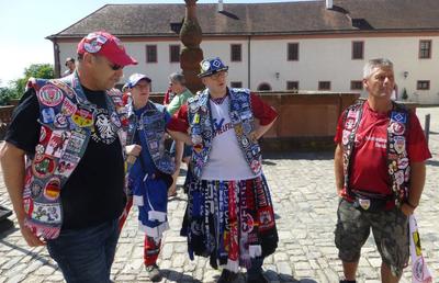 Supershow al suporterilor nemți din fan cluburi chiar în orașul unde stă naționala României! Tabloidul Bild a ales astăzi poza zilei de la festivalul unic în Germania