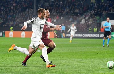 „Bine ai venit” » Transfer oficial la CFR. Dan Petrescu a adus un jucător care a marcat în poarta clujenilor în Europa