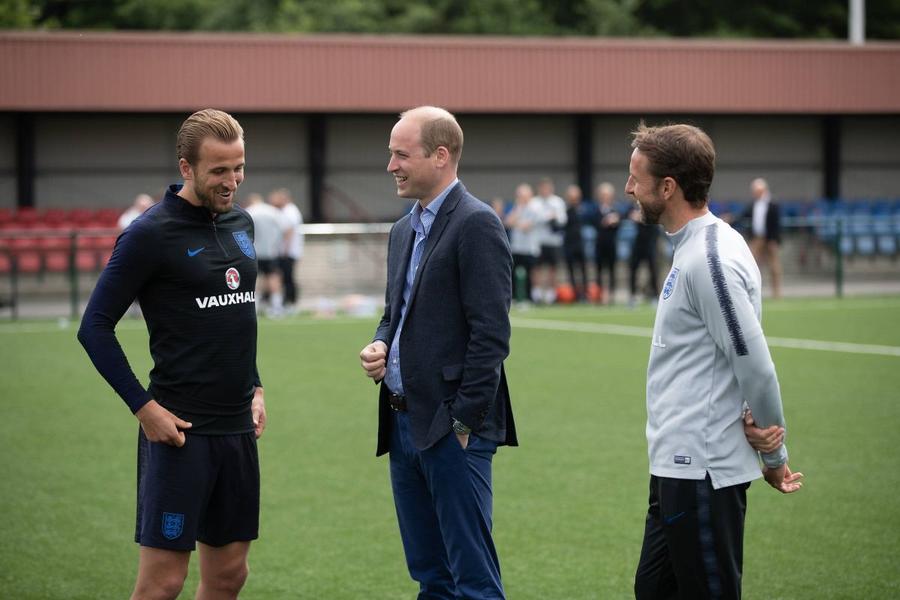 Prințul WIlliam, Gareth Southgate și Harry Kane / Foto: Imago Prințul William, mesaj ciudat pentru naționala Angliei: „Mâncați de două ori mai mult”