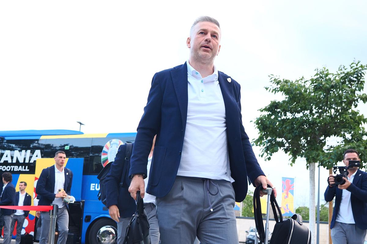 Nemții i-au dat KO lui Iordănescu din prima zi! Decizia care l-a înfuriat pe selecționer înainte de Euro 2024