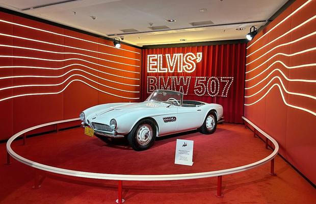 Am vizitat muzeul BMW » „Altar” pentru Elvis Presley, mașina „Regelui” la loc de cinste + Sute de opere de artă și putere turbo