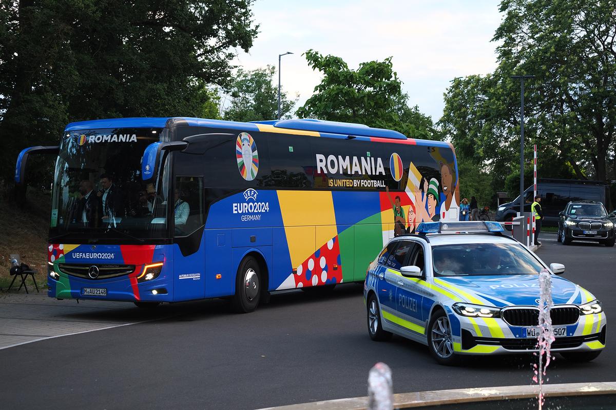Nemții i-au dat KO lui Iordănescu din prima zi! Decizia care l-a înfuriat pe selecționer înainte de Euro 2024