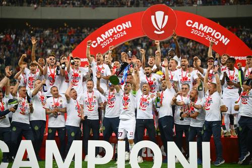 FCSB a cucerit primul titlul de campioană după o pauză de 8 ani