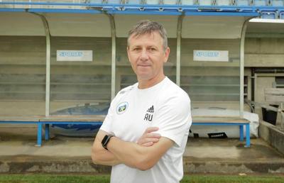 Antrenorul propus de Ilie Dumitrescu în Superliga a rămas fără echipă