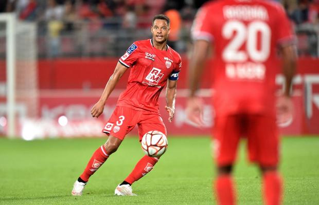 Șoc în Franța » Un fost fotbalist a fost găsit înjunghiat în propria locuință: tentativă de suicid?
