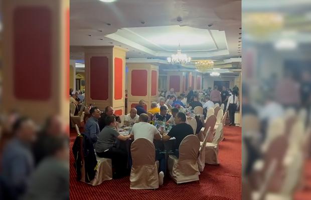 Așa arată chiolhanurile federale ale lui Burleanu! Avem video de la petrecerea prin care șeful FRF își asigură unanimitățile la vot