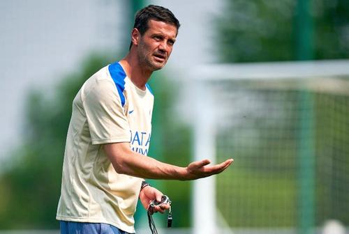 Cristi Chivu, care a semnat un contract până în 2027, la primul antrenament la Inter // foto: X @ Inter