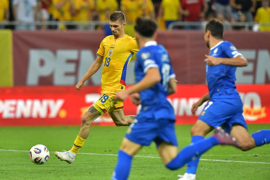 Ce fotbalist a remarcat Mihai Stoichiță în România - Cipru