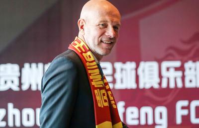 Mauro Pederzoli a ajuns la București pentru a-și lua postul în primire la Rapid