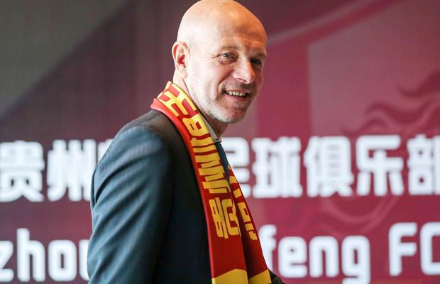 Mauro Pederzoli a ajuns la București pentru a-și lua postul în primire la Rapid
