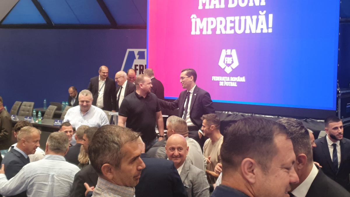 Adrian Mititelu, reacție virulentă după ultimul conflict cu Răzvan Burleanu: „Sunt niște profitori! Așteaptă să mănânce o sarma și să bea un suc”