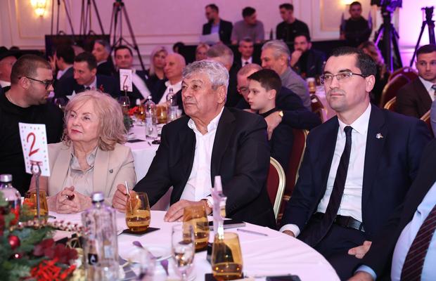 Casa Fotbalului se mută la Bratislava! Răzvan Burleanu, Mircea Lucescu, dar și alți federali vin la meciul de debut al României