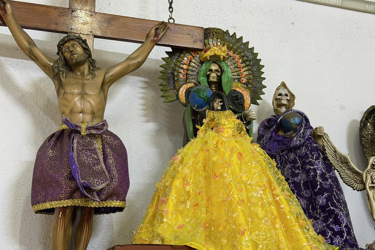 Imagini de la Santuario de la Santa Muerte