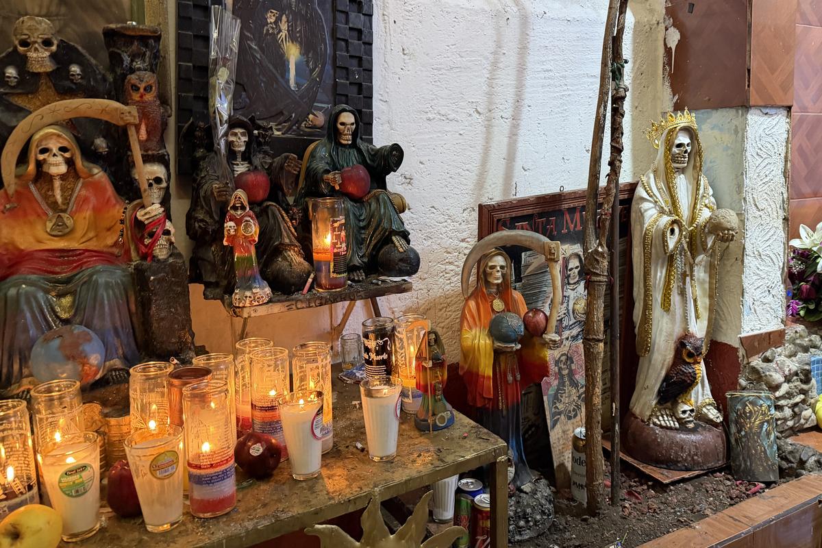 Imagini de la Santuario de la Santa Muerte